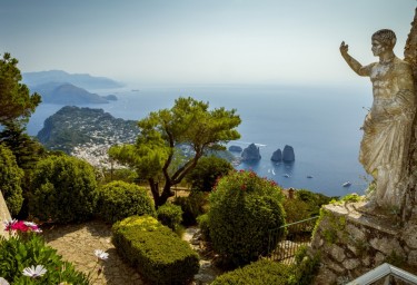  Explore the Enchanting Amalfi Coast: The Jewel of the Mediterranean