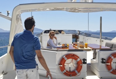 Eight Top Tips for Those New to Luxury Yacht Charters