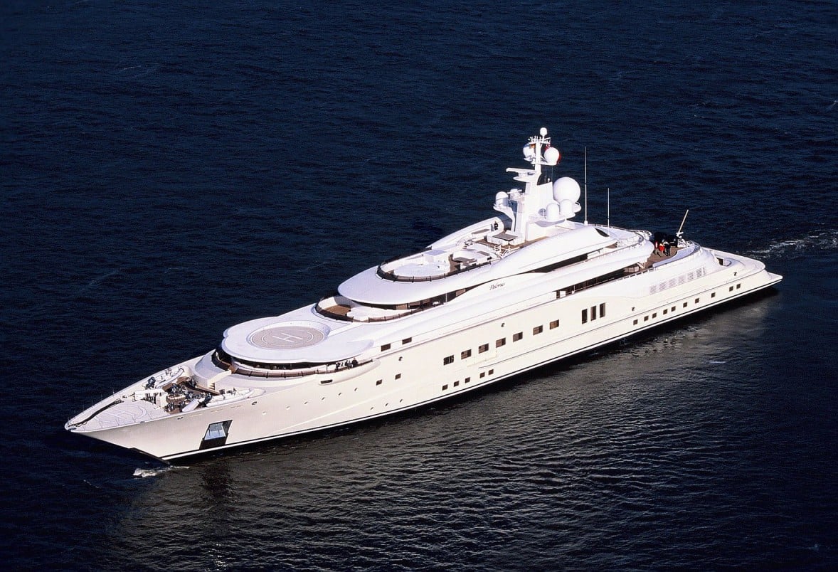 mega yacht a louer