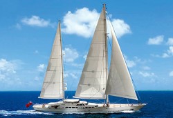 Last opportunity to charter FELICITA WEST, and dine alfresco this Christmas in the Caribbean 