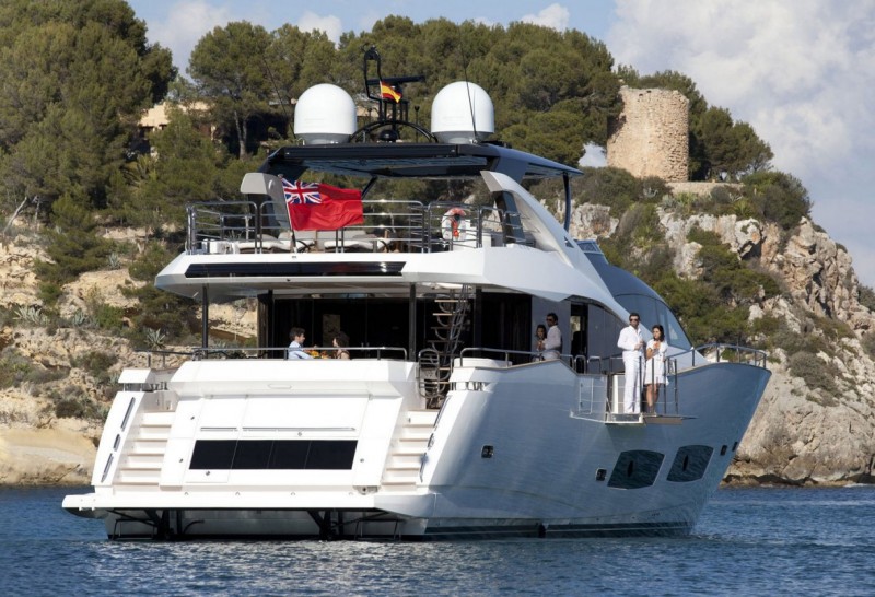 Pourquoi choisir une Location à bord d’un Yacht Sunseeker pour votre Croisière de Luxe en Méditerranée