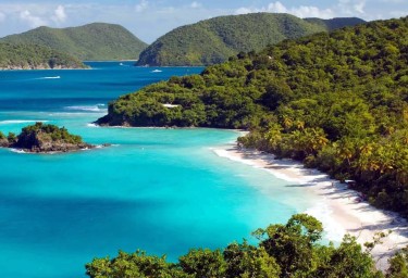 Luxury Yacht Charter Guide to the US Virgin Islands